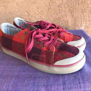KEEN Women's Elsa Red Buffalo Plaid Sneaker Size 9.5 NWOT